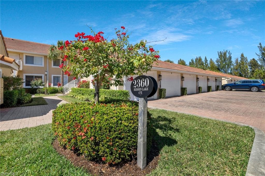 2360 Hidden Lake Ct #8410, Naples