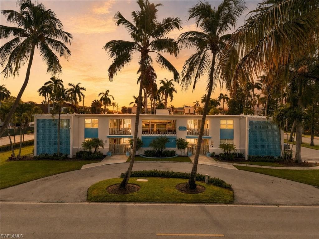 1295 Gulf Shore Blvd #134, Naples, photo 3