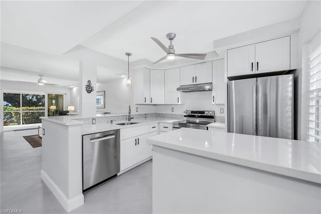 3055 Riviera Dr #102, Naples