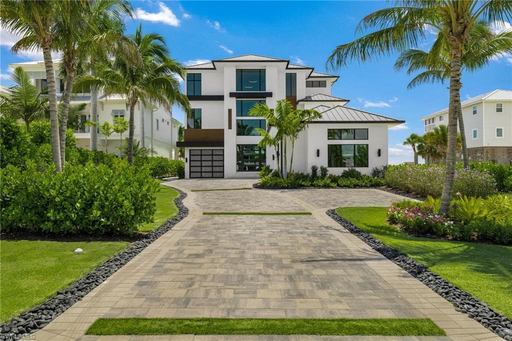 6100 Court St, Fort Myers Beach
