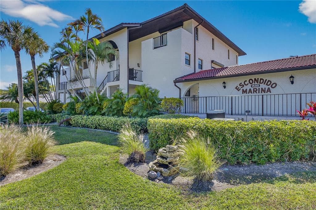1400 Blue Point Ave #202, Naples, photo 2