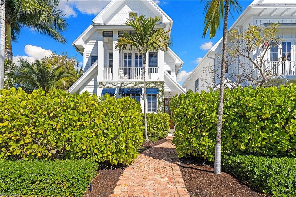 901 10th Ave, Naples