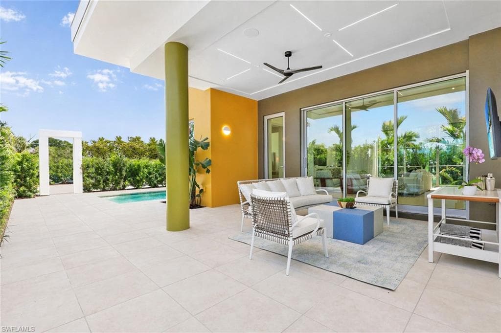 3724 Grove Cir, Naples, photo 2