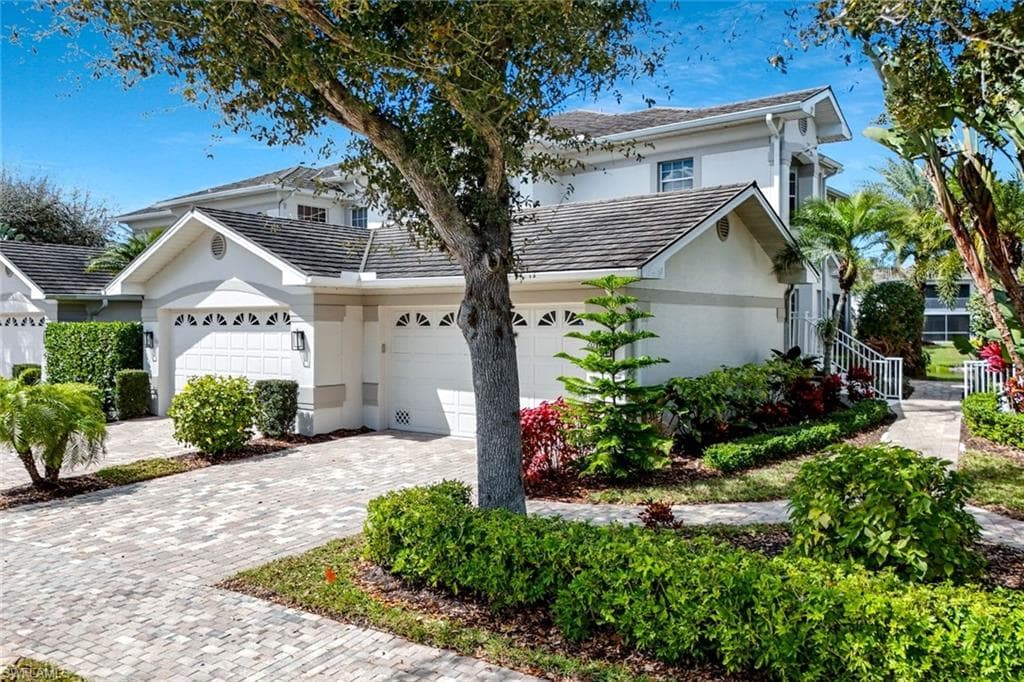 5095 Yacht Harbor Dr #203, Naples, photo 2