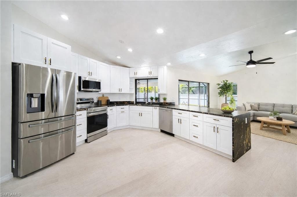10731 Regent Cir, Naples, photo 2
