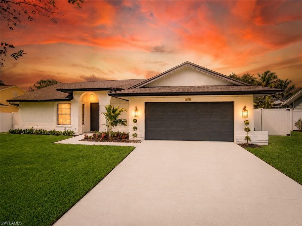 10731 Regent Cir, Naples