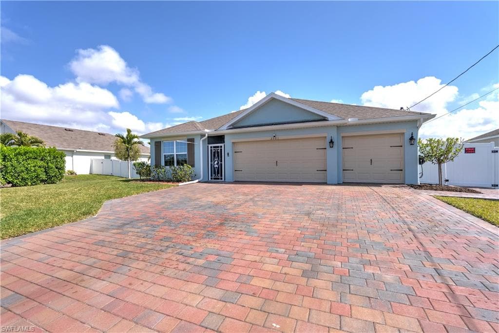 2501 20th Pl, Cape Coral, photo 2
