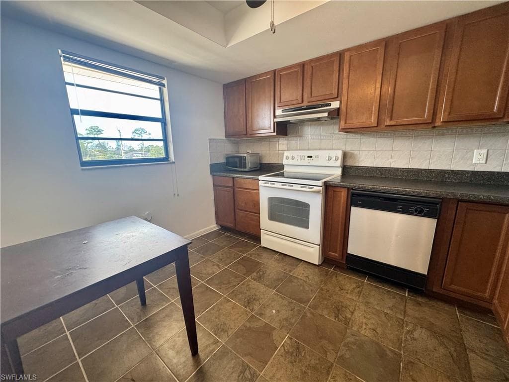 9395 Pennsylvania Ave #37, Bonita Springs, photo 3