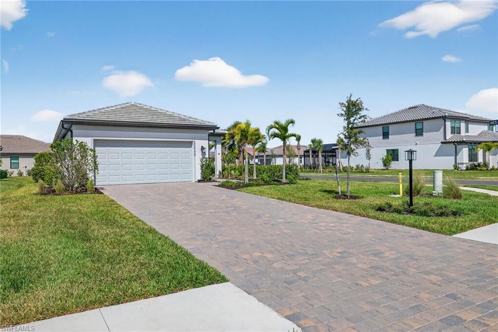 20548 Pebble Glen Dr, Estero, photo 3
