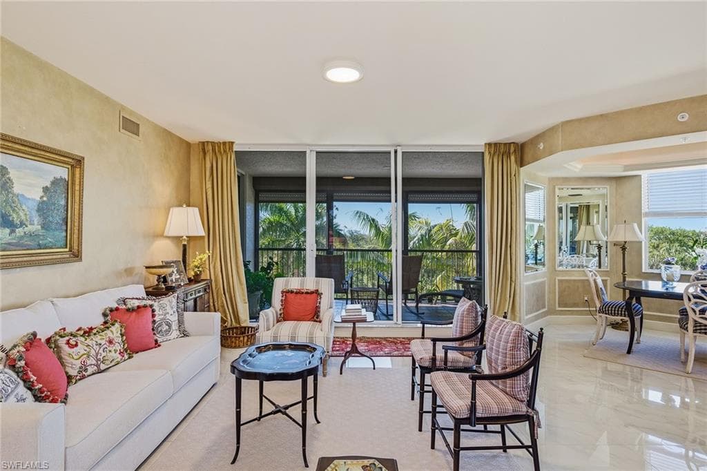 7225 Pelican Bay Blvd #305, Naples, photo 2
