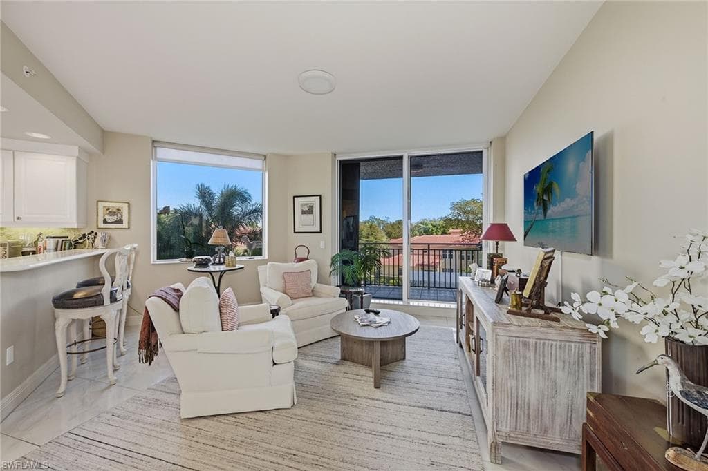 7225 Pelican Bay Blvd #305, Naples, photo 3