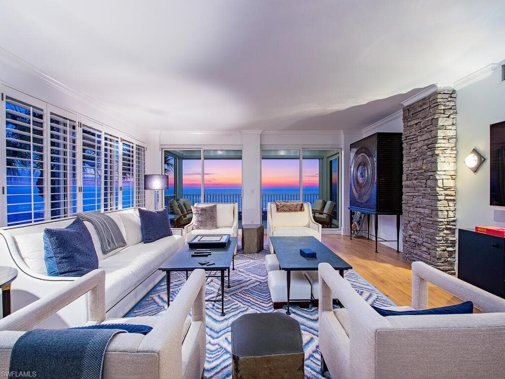 9811 Gulf Shore Dr #101, Naples