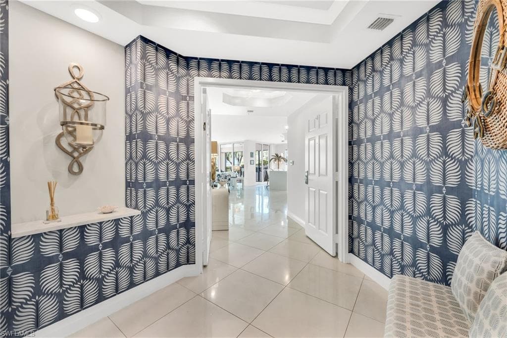 455 Cove Tower Dr #304, Naples, photo 2