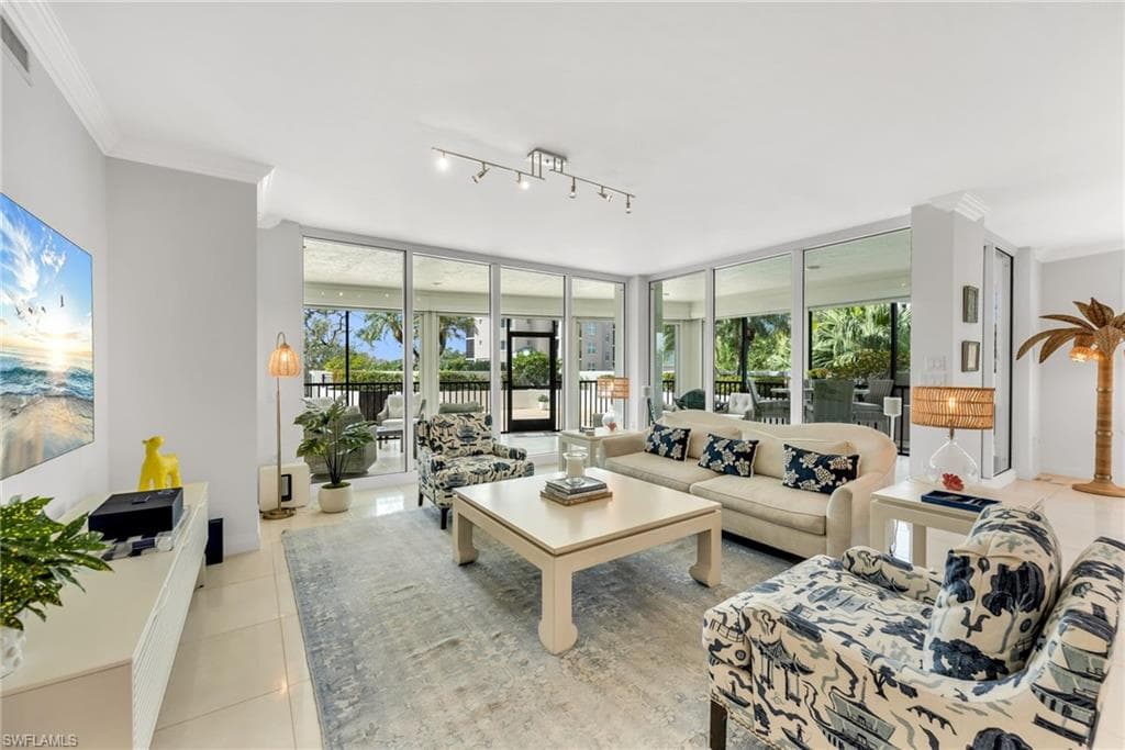 455 Cove Tower Dr #304, Naples, photo 3