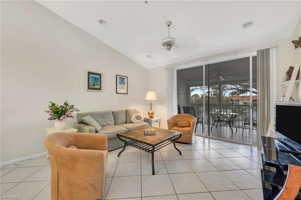 2469 Millcreek Ln #204, Naples, photo 2