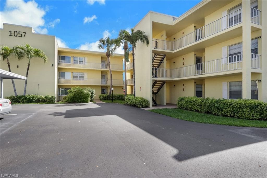 1057 Forest Lakes Dr #1208, Naples, photo 2