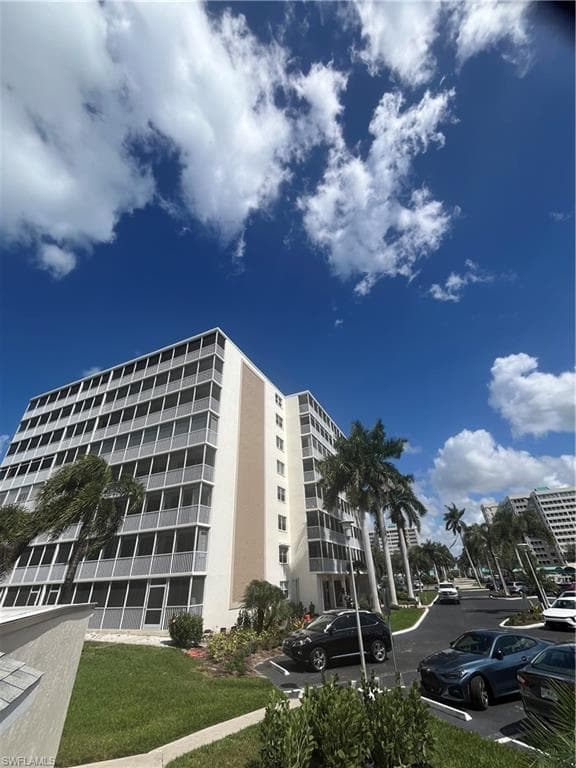 3 Bluebill Ave #207, Naples