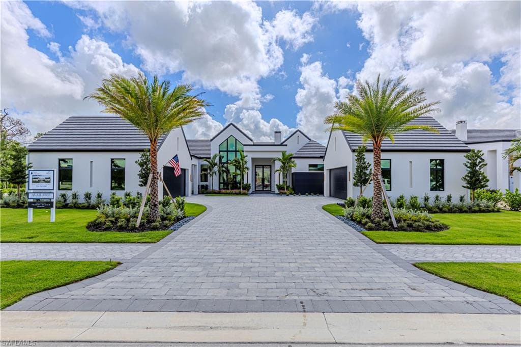 948 Chimney Rock Rd, Naples