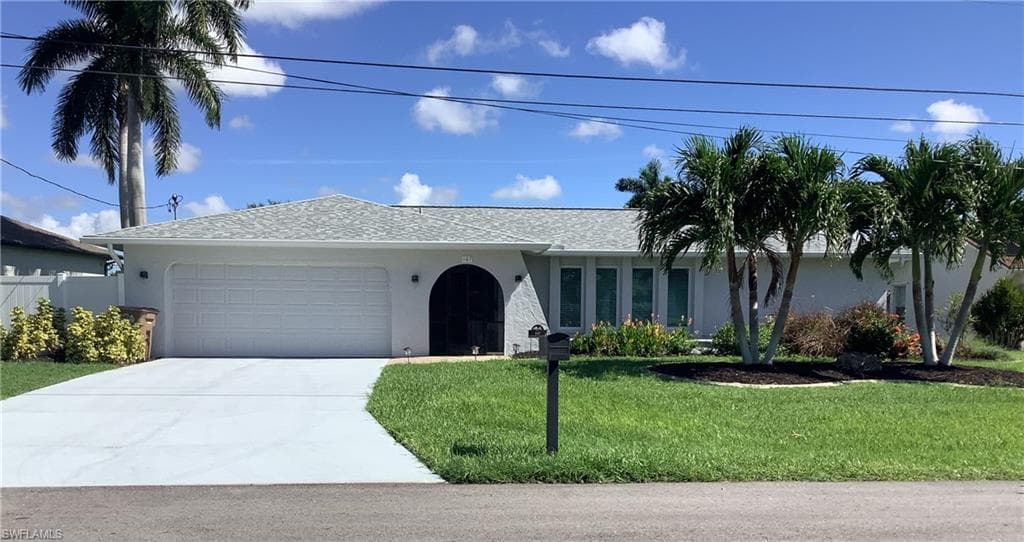 107 39th St, Cape Coral