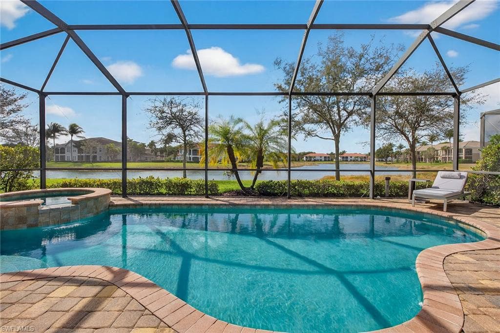 3001 Aviamar Cir, Naples, photo 2