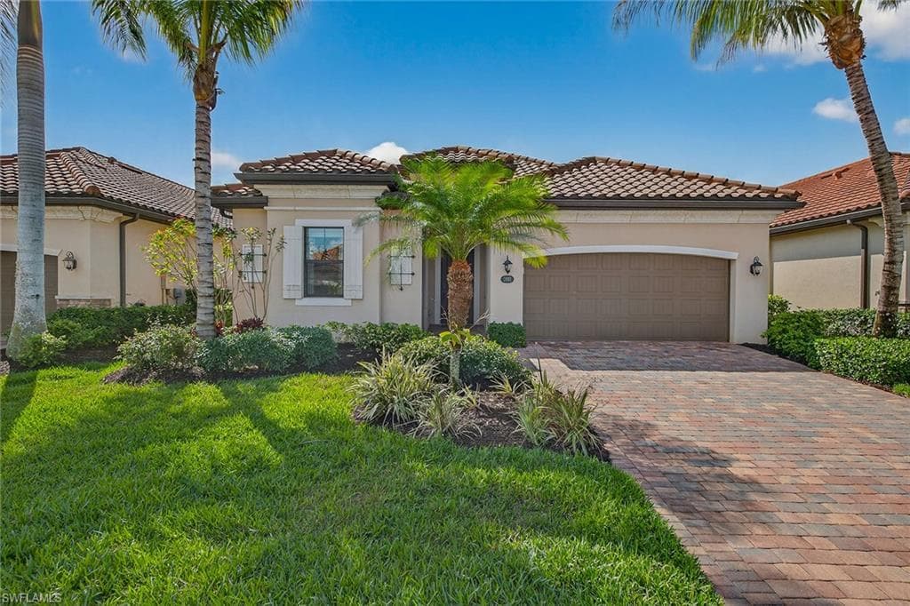 3001 Aviamar Cir, Naples