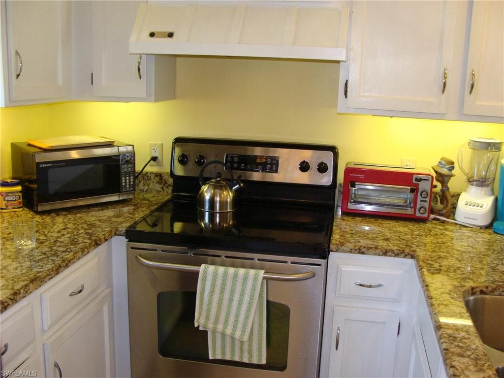 807 River Point Dr #201d, Naples, photo 3