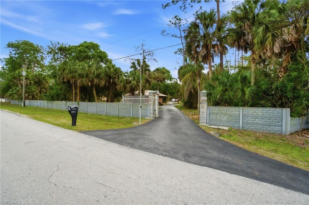 3670 27th Ave, Naples, photo 2