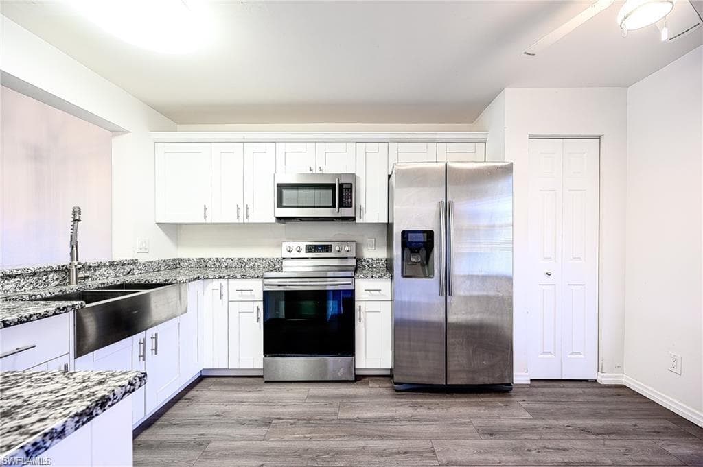 1476 Churchill Cir #j-202, Naples, photo 2