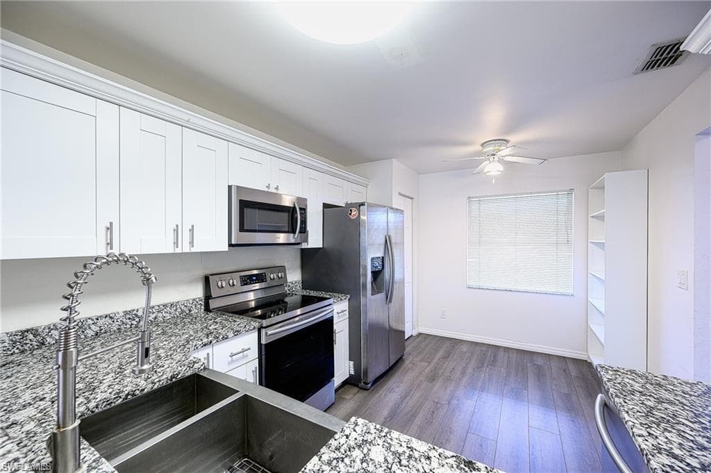 1476 Churchill Cir #j-202, Naples