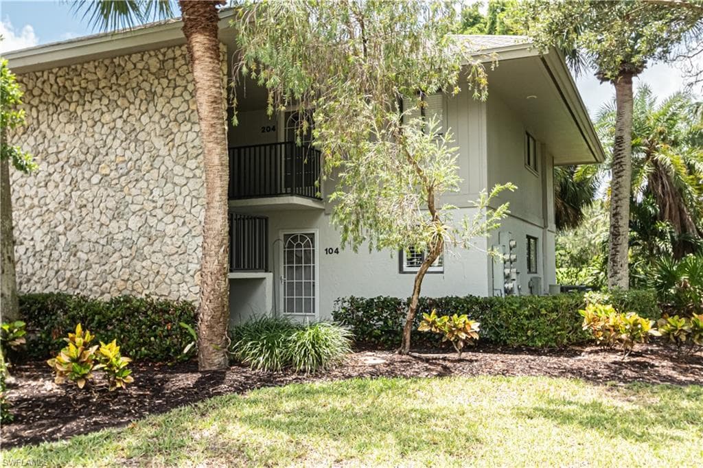 746 Eagle Creek Dr #104, Naples, photo 2