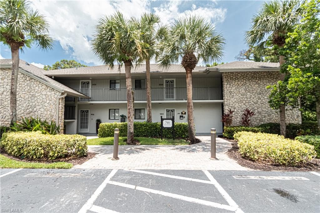 746 Eagle Creek Dr #104, Naples, photo 3