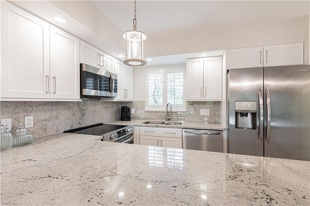 746 Eagle Creek Dr #104, Naples