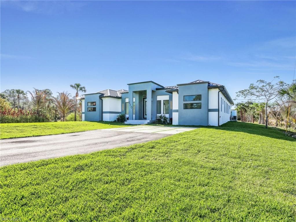 910 Golden Gate Blvd, Naples, photo 3