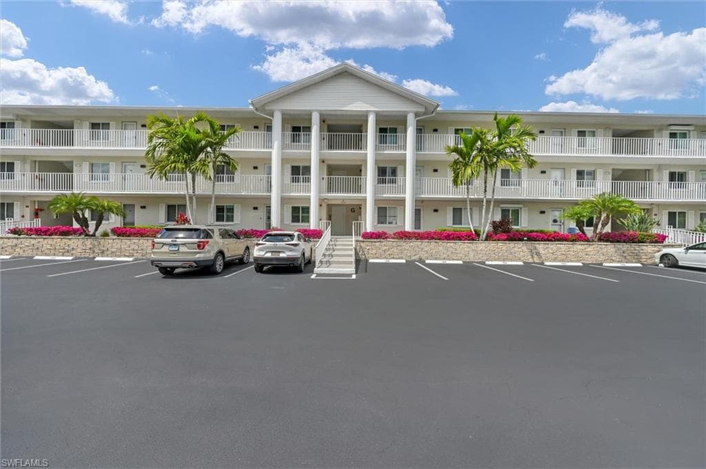 3032 Sandpiper Bay Cir #g205, Naples
