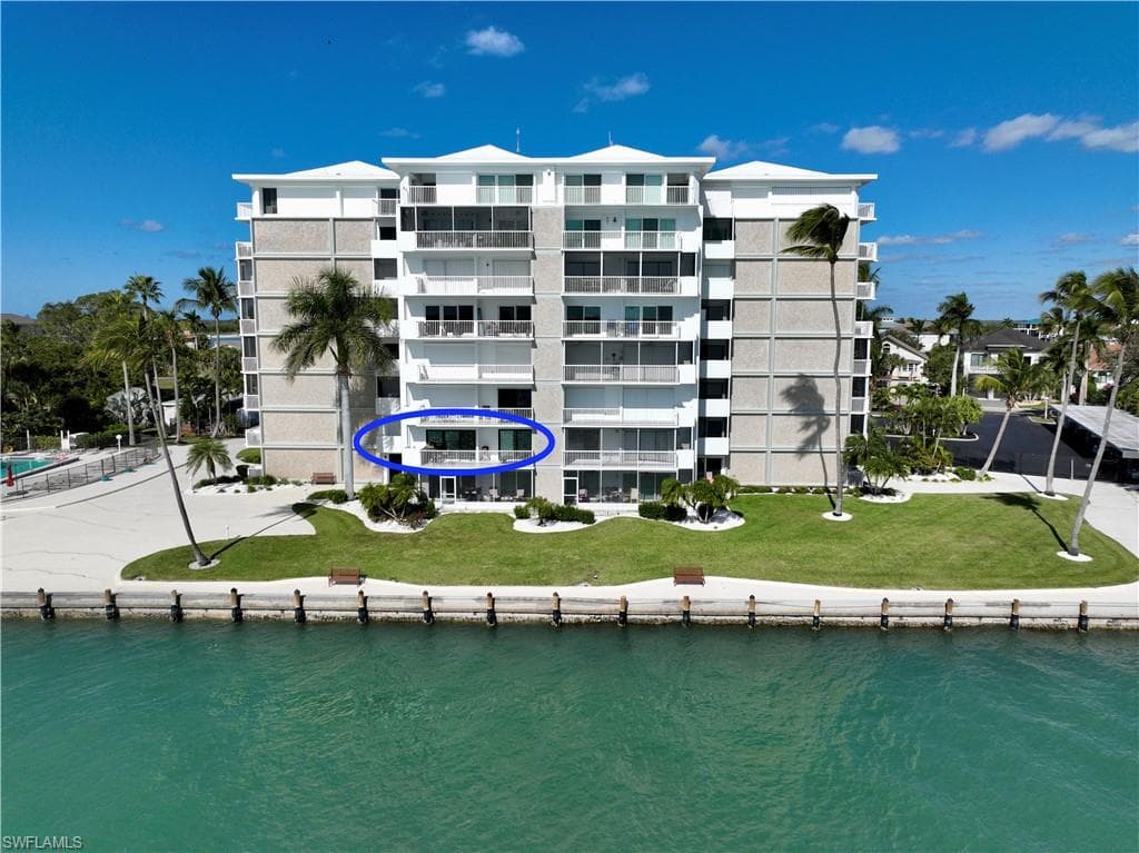 60 Pelican St #206, Naples, photo 2