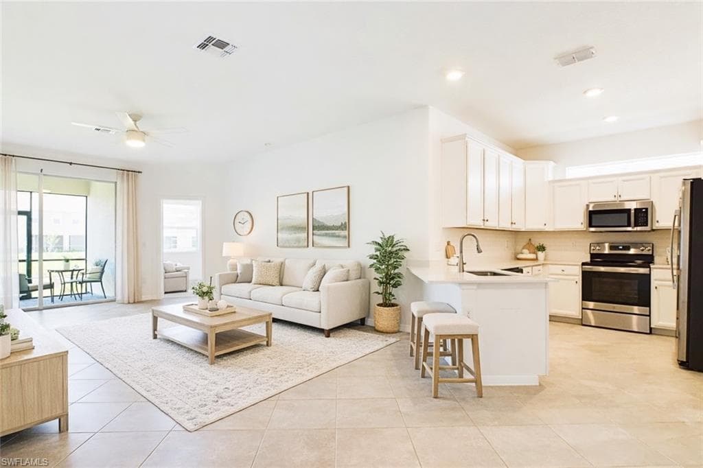 2681 Vine Ave, Naples, photo 2