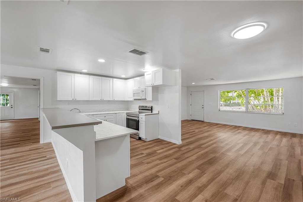 27255 Belle Rio Dr, Bonita Springs, photo 3