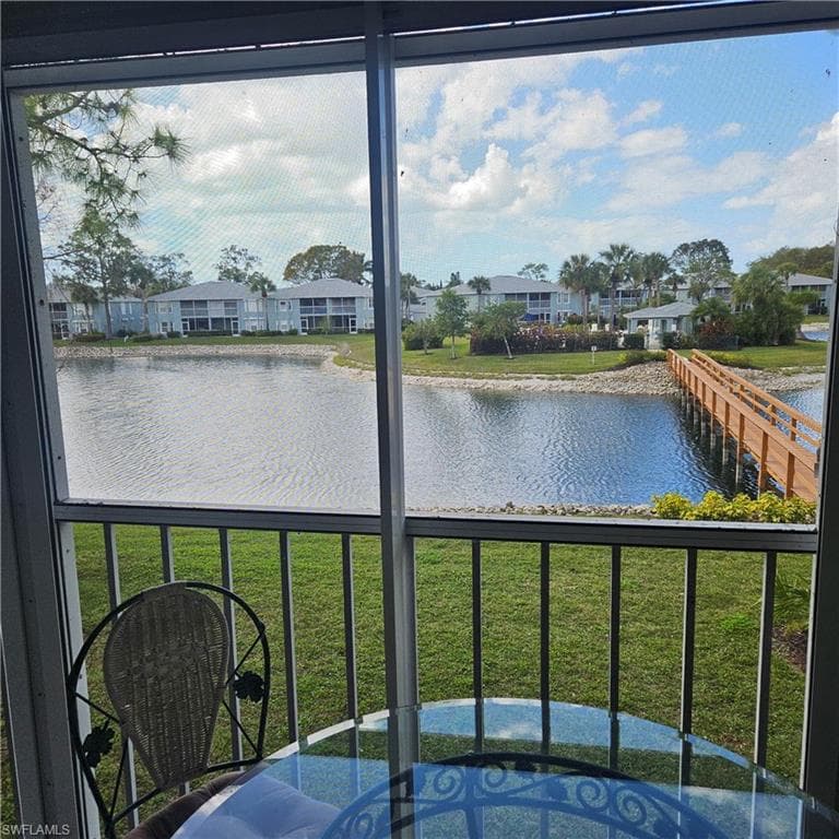 915 New Waterford Dr #h202, Naples
