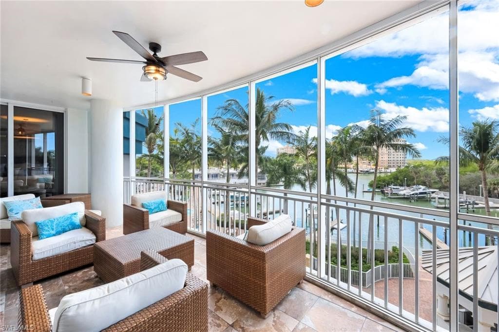 13675 Vanderbilt Dr #406, Naples