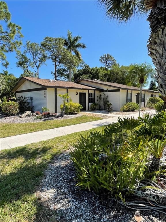 1095 Pine Isle Ln #1095, Naples