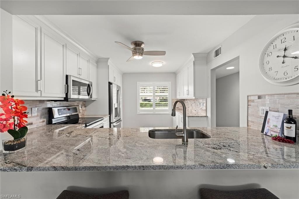 5965 Bloomfield Cir #b104, Naples