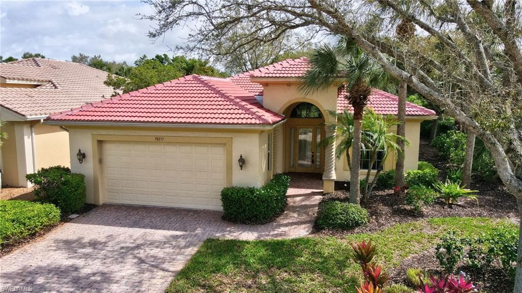 18271 Parkside Greens Dr, Fort Myers