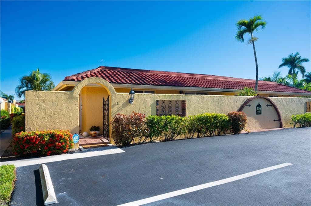 136 Harrison Rd #l3, Naples