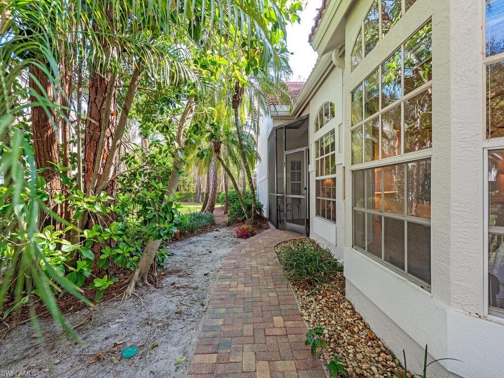 130 Amblewood Ln #8-801, Naples, photo 2