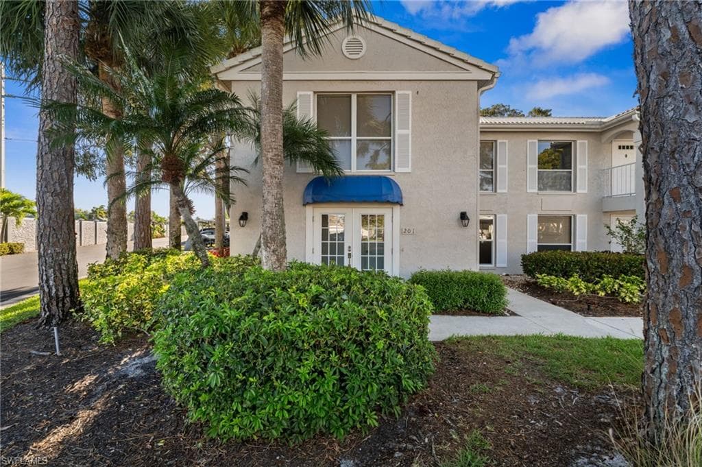 822 Gulf Pavilion Dr #201, Naples, photo 3