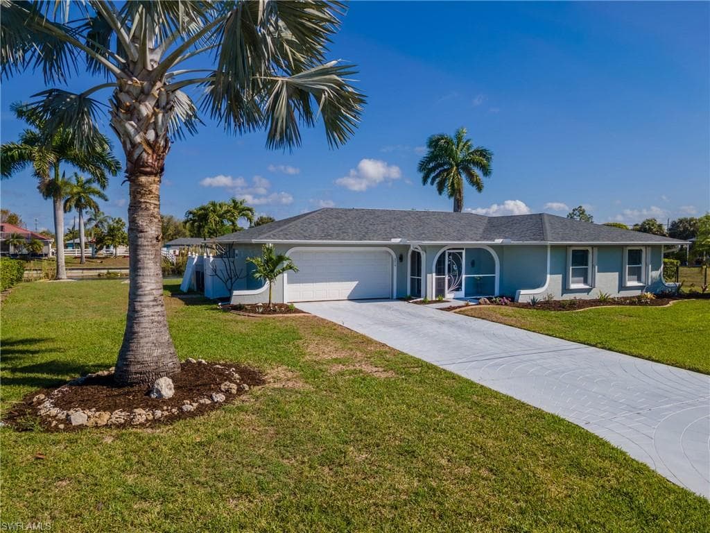 2213 4th St, Cape Coral