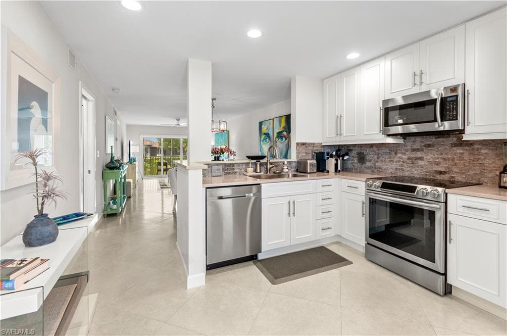 3150 Binnacle Dr #209 - 2j, Naples, photo 2