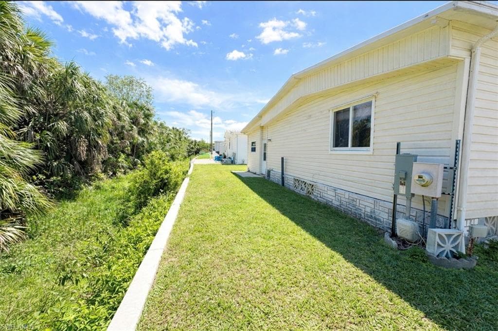 26110 Princess Ln, Bonita Springs, photo 2