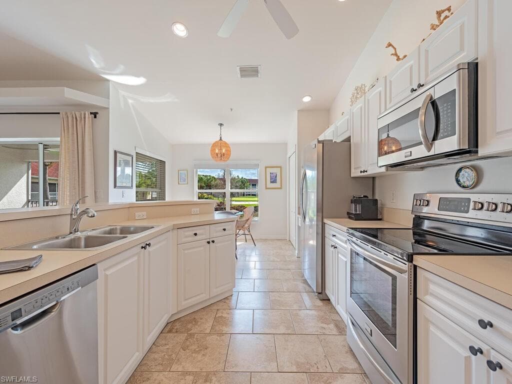 2880 Cypress Trace Cir #202, Naples, photo 3