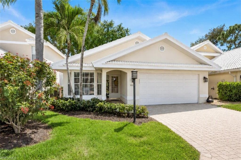 1562 Weybridge Cir #31, Naples